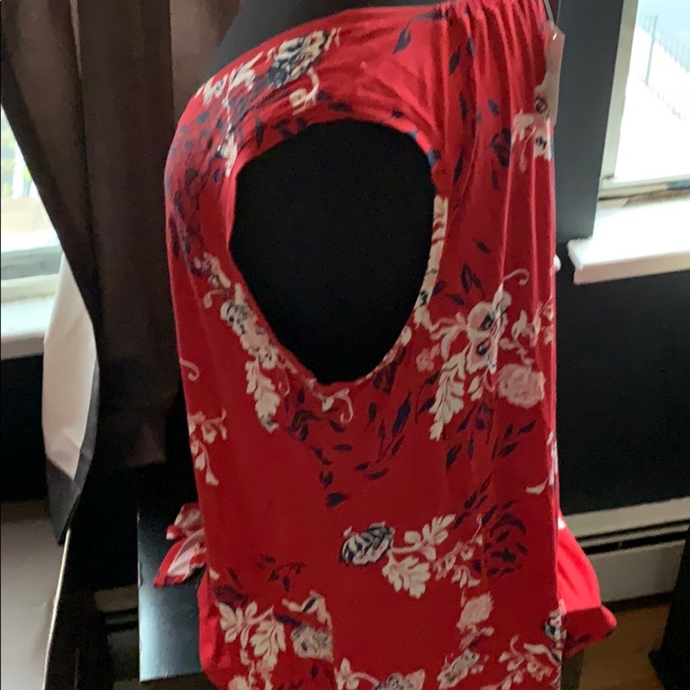 Red blouse - Picture 4 of 4